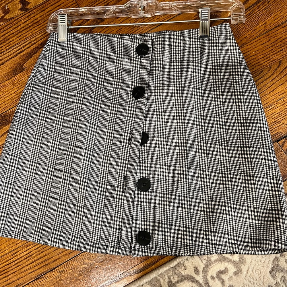 Plaid black & white mini skirt